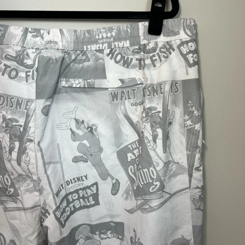 Disney Mickey Mouse Track Pants Gray White 2022 Exclusive Goofy Lined Pocket XXL